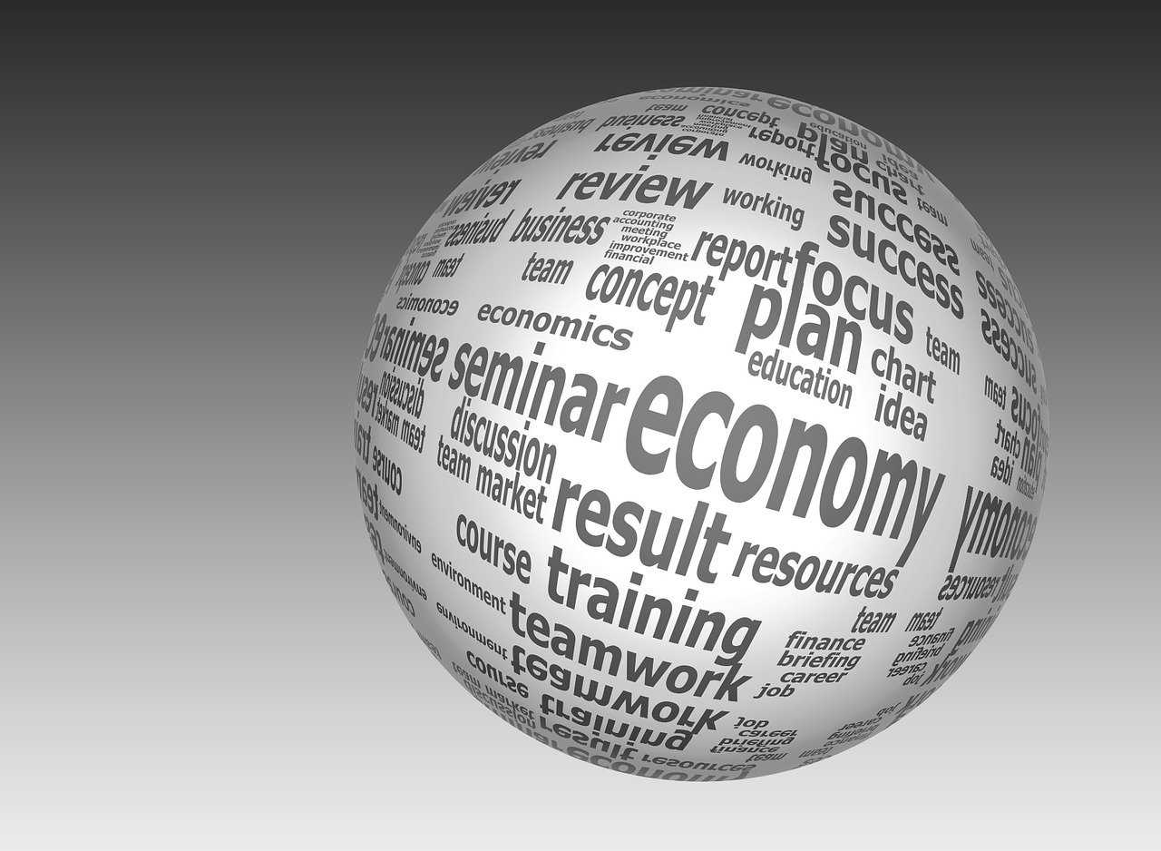 В РЕАЛЬНОМ СЕКТОРЕ ЖДУТ УВЕЛИЧЕНИЯ СПРОСА И ЗАМЕДЛЕНИЯ ТЕМПОВ РОСТА ЦЕН