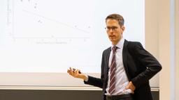 ОТ МАКРОПРУДЕНЦИАЛЬНОЙ ПОЛИТИКИ ДО ПОВЕДЕНИЯ ДОМОХОЗЯЙСТВ