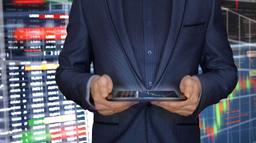 БИРЖИ AIX И NASDAQ DUBAI УСТАНОВИЛИ ПРЯМУЮ СВЯЗЬ