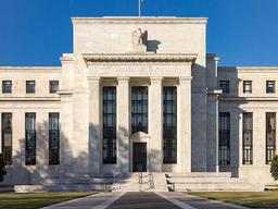 ФРС ГОТОВИТСЯ К СНИЖЕНИЮ СТАВКИ