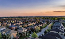 ПОЧЕМУ НЕДВИЖИМОСТЬ НЕДОСТУПНА ДЛЯ МНОГИХ МОЛОДЫХ АМЕРИКАНЦЕВ?