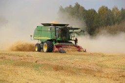 ФЕРМЕРАМ ДАЛИ ОТСРОЧКУ НА ЛИЗИНГОВЫЕ ПЛАТЕЖИ