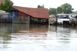 717 ПОСТРАДАВШИХ ОТ ПАВОДКОВ СЕМЕЙ ПОЛУЧИЛИ НОВОЕ ЖИЛЬЁ