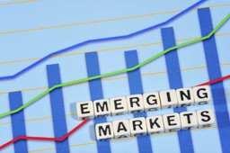 КАК РАЗВИВАЮЩИЕСЯ РЫНКИ ОТРЕАГИРУЮТ НА СМЯГЧЕНИЕ ДКП ФРС?