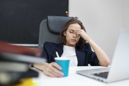 ТОЛЬКО ЧЕТВЕРТЬ СОТРУДНИКОВ СЧАСТЛИВЫ НА РАБОТЕ