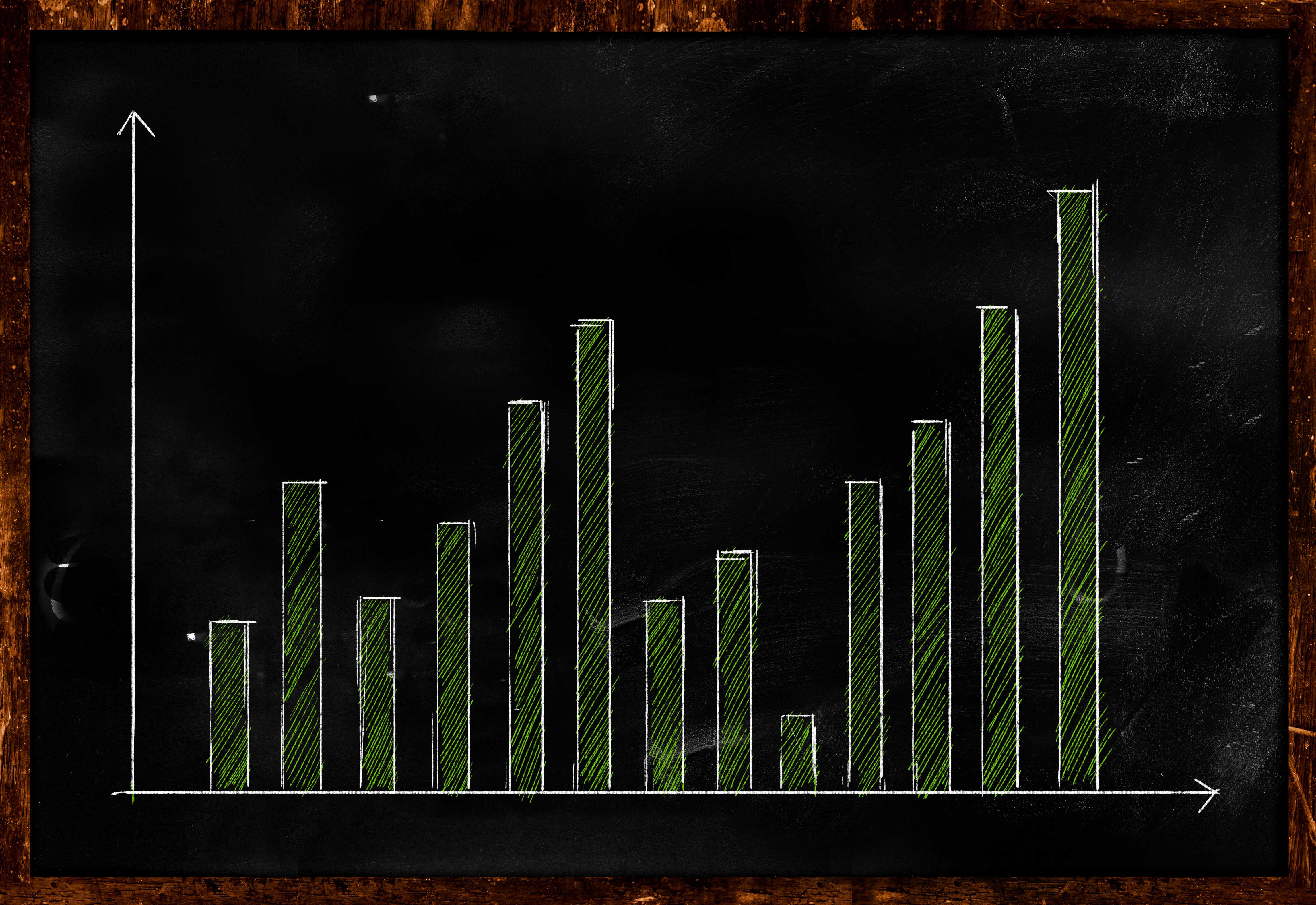 statistika-dannyh-zelenyi-na-doske.jpg