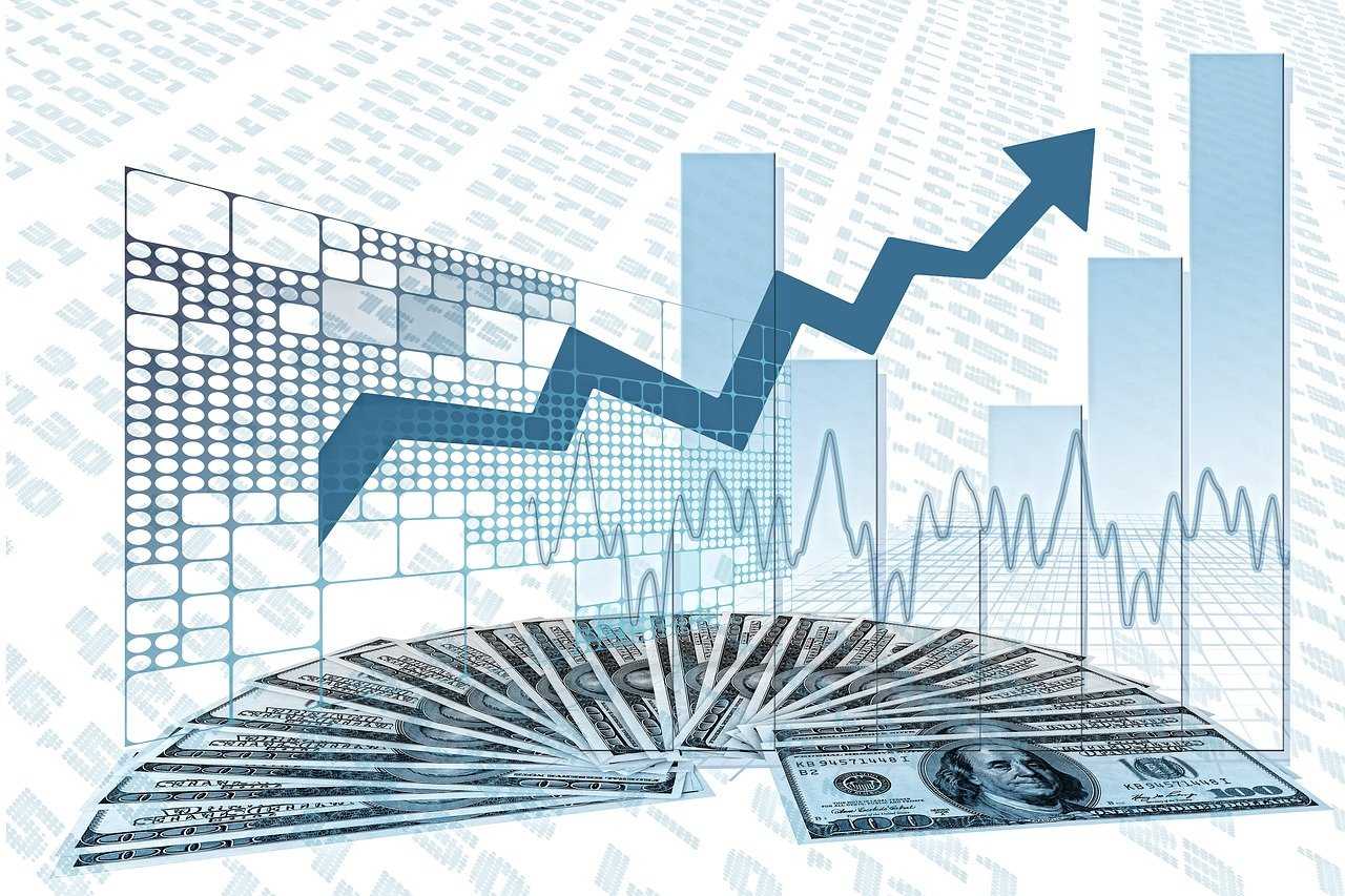 СОХРАНЯЕТСЯ РОСТ ЭКОНОМИКИ В 5,3%