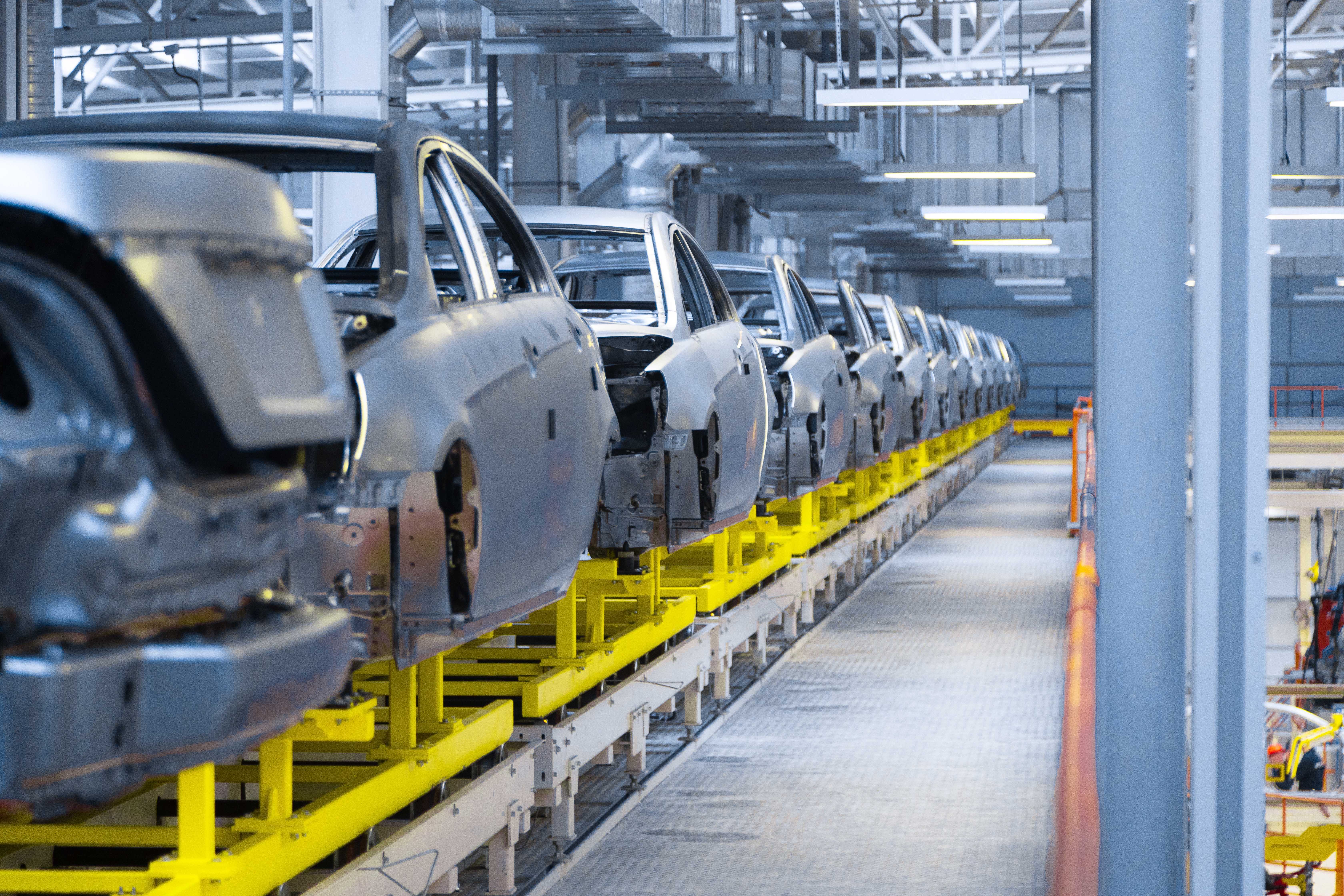 FITCH ПОНИЗИЛО ПРОГНОЗ НА 2025 ГОД ДЛЯ МИРОВОГО АВТОПРОМА