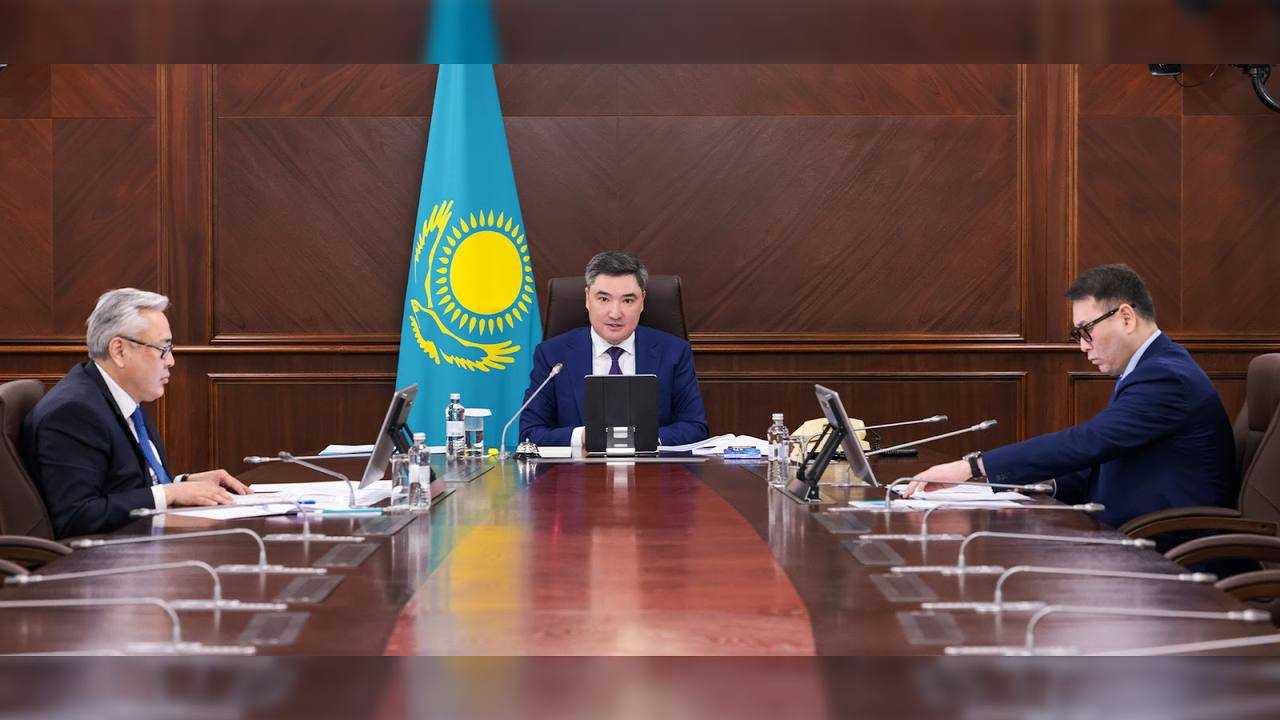 В ПРАВИТЕЛЬСТВЕ ОПРЕДЕЛИЛИ НАБОР ИНСТРУМЕНТОВ ДЛЯ СДЕРЖИВАНИЯ ЦЕН НА ПРОДУКТЫ